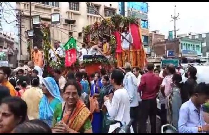 घर लौटे जगत के नाथ, माता लक्ष्मी ने मान-मनौव्वल के बाद दिया प्रवेश