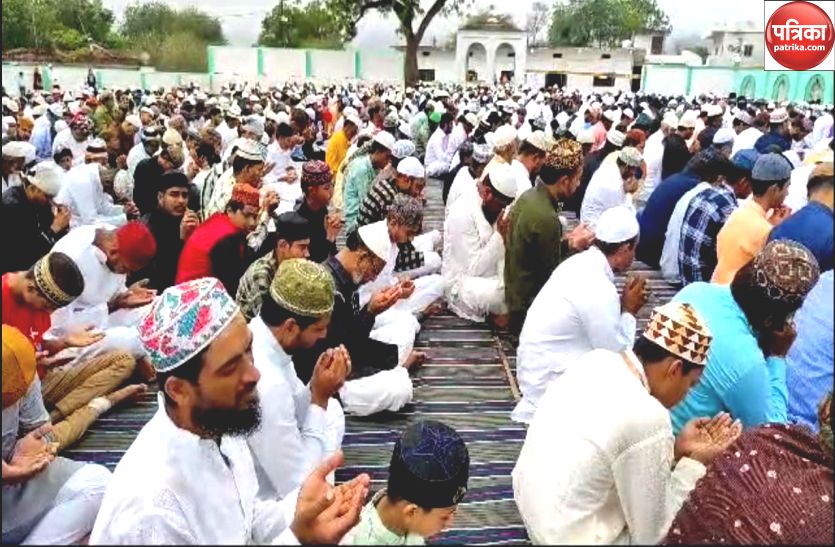 Video… मस्जिद व इदगाहों पर अदा की ईद-उल-अजहा की नमाज