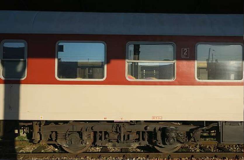 indian_railway-2ac_coach.jpg