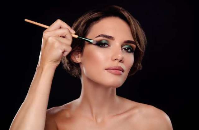 Beauty Tips: Long lasting makeup look in monsoon