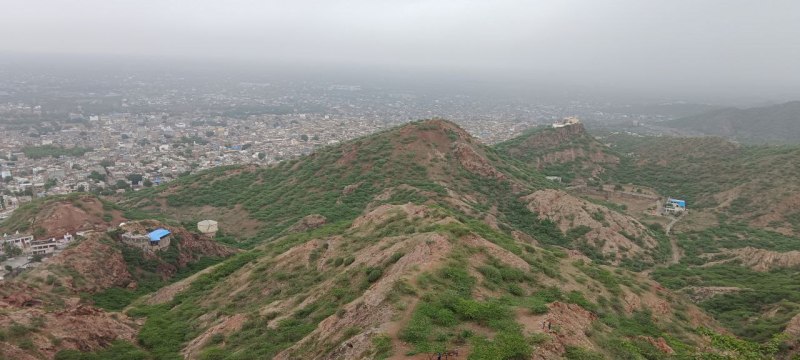 रॉक पार्क के साथ ऑक्सीजन जॉन बने सूजेश्वर पहाडिय़ां