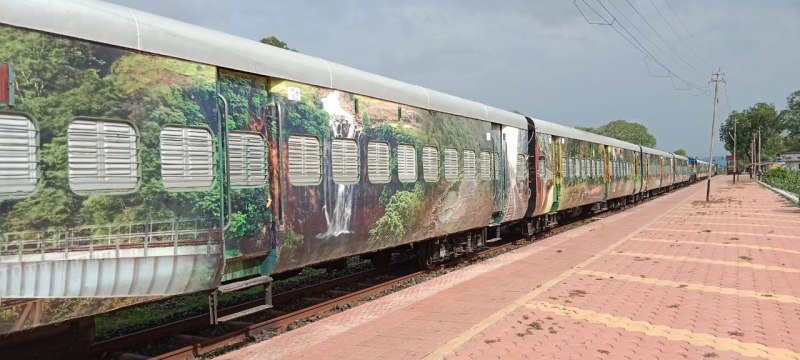 पर्यटकों को बेसब्री से हेरिटेज टे्रन का इंतजार, इधर रेलवे खमोश