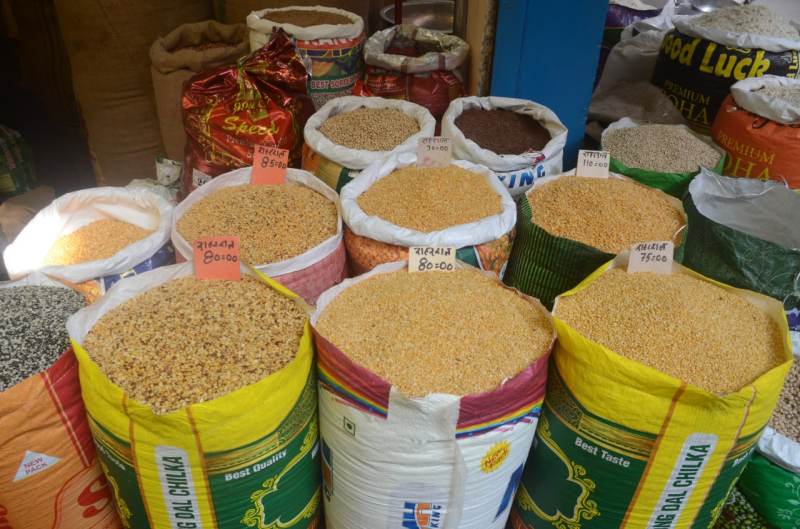 आटे-दाल की कीमत बढ़ी, कलेक्टर ने दिए निगरानी के आदेश