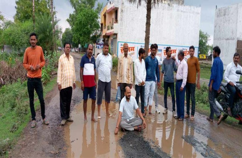 Warning of fierce movement if the road is not built
