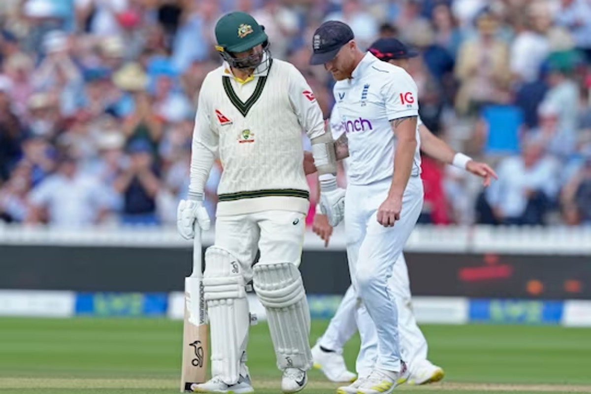 injured-nathan-lyon-comes-for-batting-in-australia-2nd-inning-against-england-2nd-lords-test-ashes-2023.jpg
