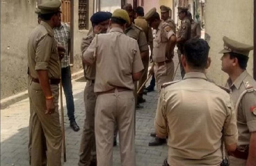 पति-पत्नी के बीच झगड़ा बढ़ने के कारण महिला ने अपने पति की कुल्हाड़ी मारकर मौत के घाट उतार दिया