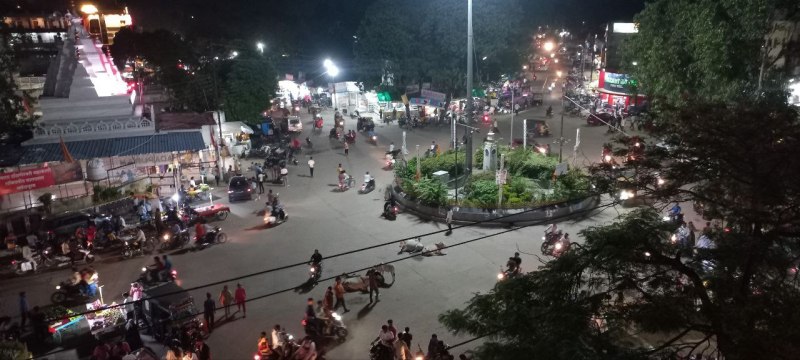 विकास में अडंगा लगा रहे 12 अव्यवस्थित तिराहे चौराहे, 10 महत्वपूर्ण स्थानों पर नहीं हैं पार्किंग