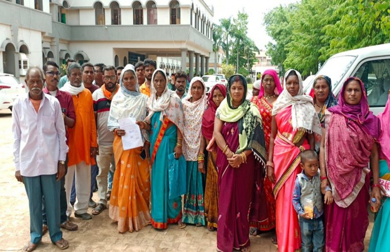 Dhamtari village Banra High School shortage of teachers