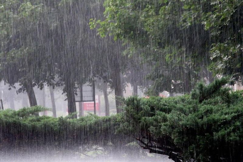 UP Weather Heavy rain expected 18 districts in UP