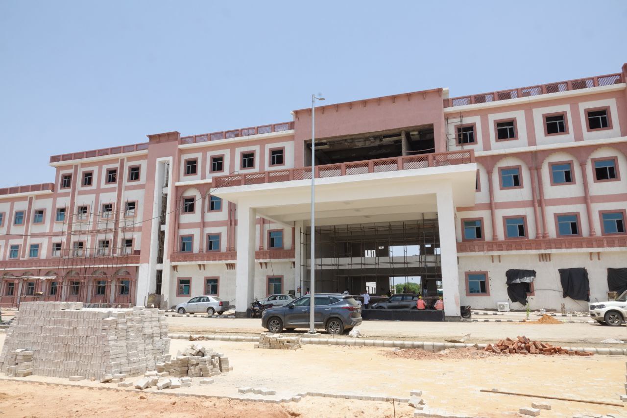 मेडिकल कॉलेज तैयार, अगस्त से पढ़ाई चालू होने की उम्मीद Patrika News