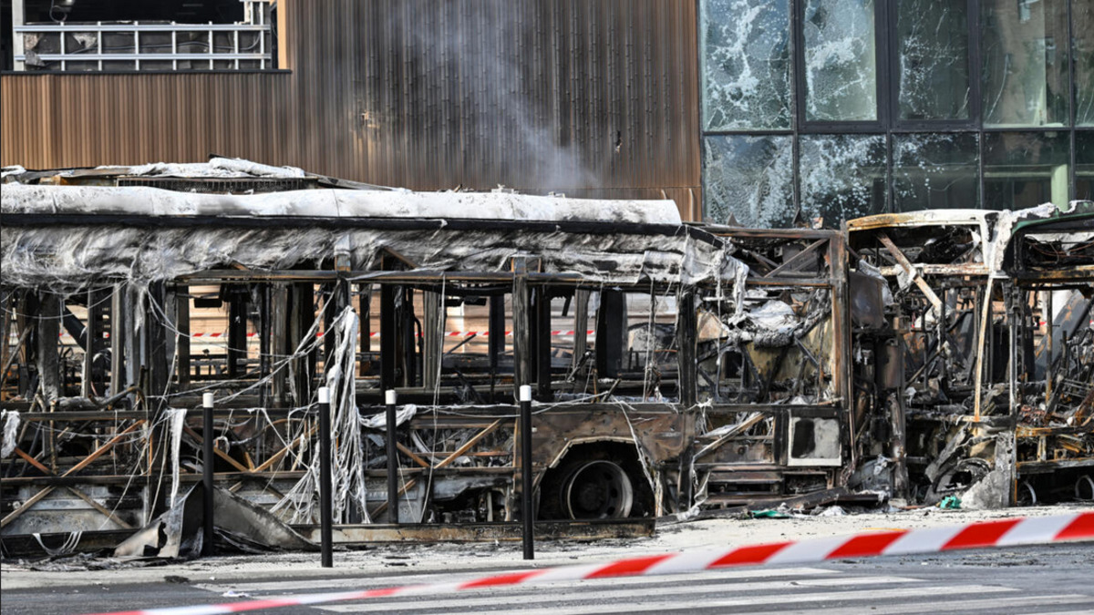 burnt_buses.jpg