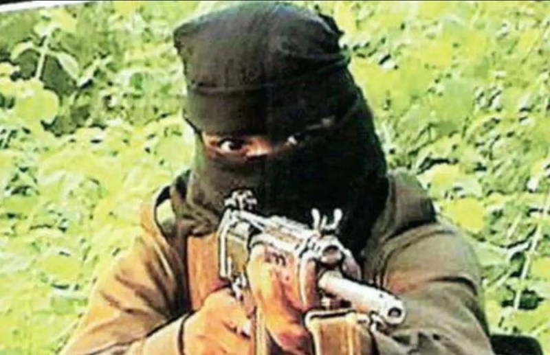 एक हफ्ते पहले खेत में मिली थी ग्रामीण की लाश, नक्सलियों ने बैनर लगाकर ली हत्या की जिम्मेदारी ,इलाके में सनसनी