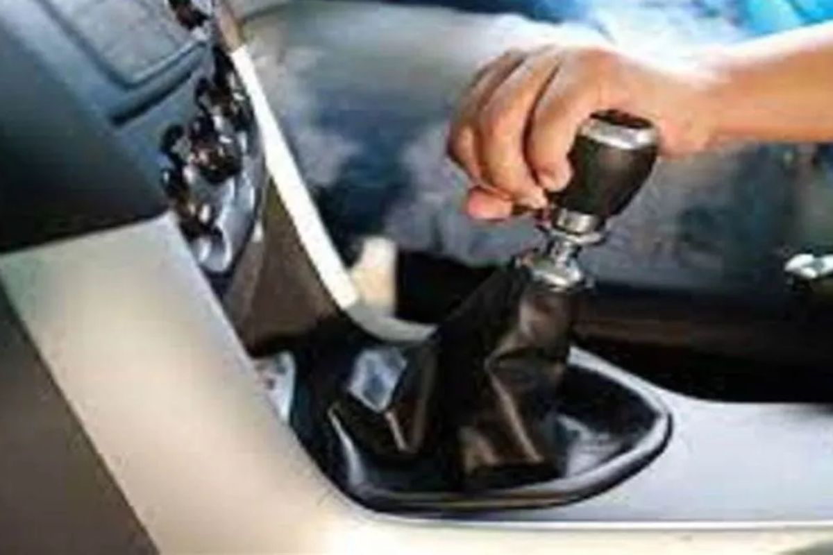 Do not make these mistakes while driving a vehicle with manual gear