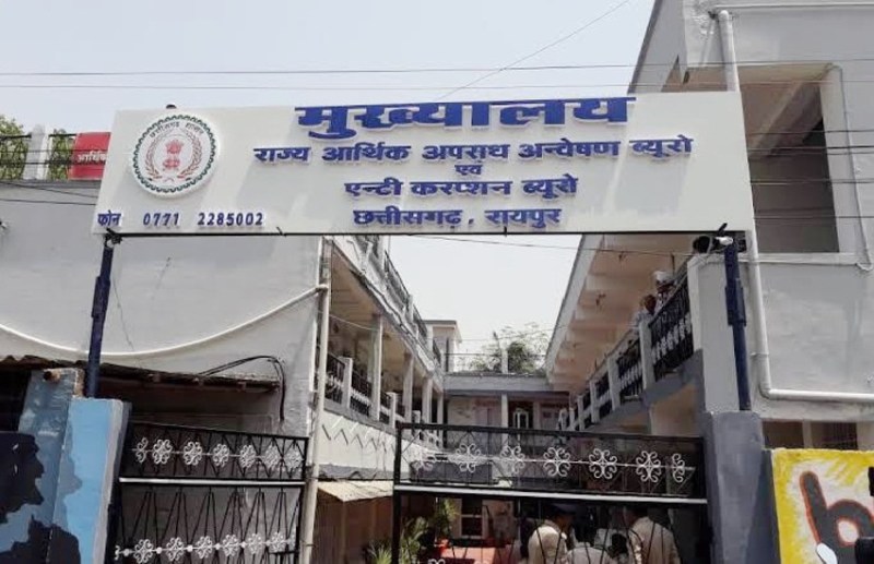 पाठ्य पुस्तक निगम के पूर्व GM अशोक चतुर्वेदी के 6 ठिकानों पर रेड, नकदी, ज्वैलरी समेत खास दस्तावेज किए जब्त