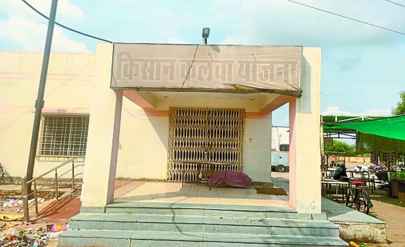 इस कृषि उपज मंडी में किसानों और मजदूरों को रोटी के लालू, कलेवा योजना बंद