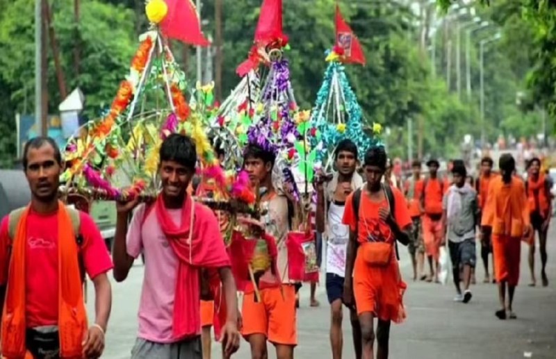 बोल बम..बोल बम... सावन का पहला सोमवार, भोले की भक्ति में झूमी नगरी, हुई भव्य कावड़ यात्रा की तैयारी