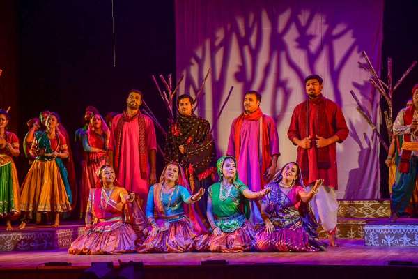 mai ri kase kahun play