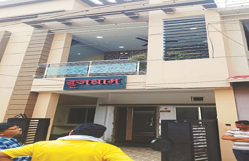 married woman hanged herself