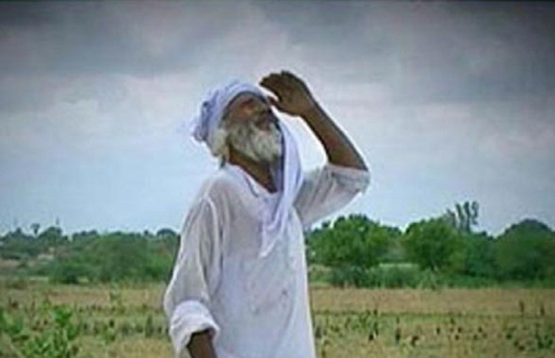 Chhattisgarh Weather Update : मौसम( cg weather latest news ) की बेरूखी से असमान रूप से बारिश हो रही है। बारिश के मामले( chhattisgarh weather hindi news) में बेलरगांव तहसील( cg weather hindi news) काफी पिछड़ गया है। यहां अब( cg weather news ) तक महज 173 मिमी ही बारिश हो चुकी है, जबकि धमतरी ( monsoon rain forecast) तहसील में सर्वाधिक 364 मिमी बारिश दर्ज की गई।