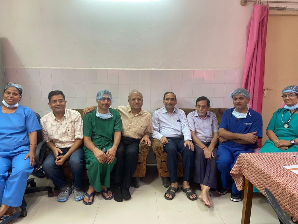 पति को बचाने के लिए पत्नी आगे आई...किडनी डोनेट