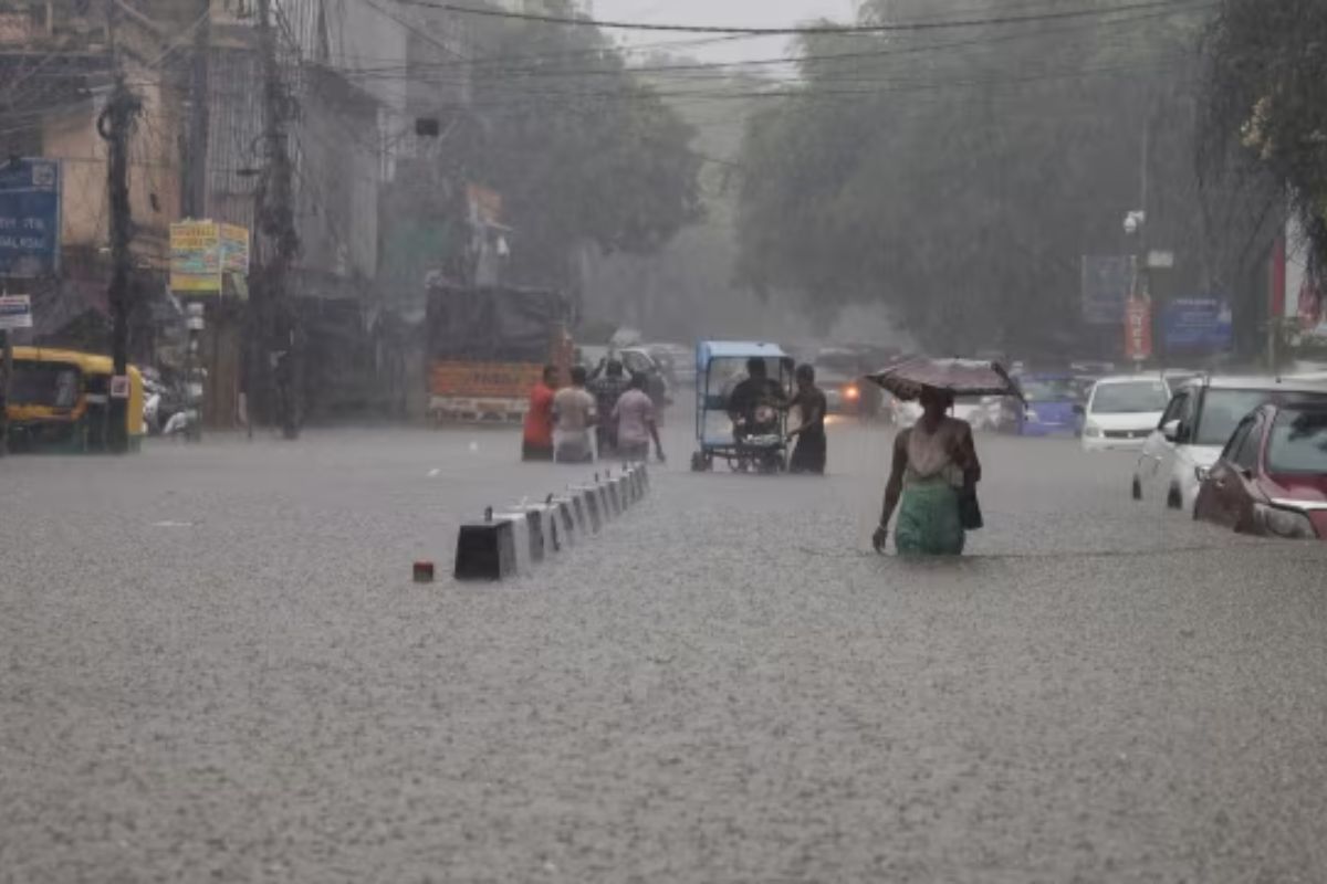 Weather Update Monsoon Rain Forecast 32 District in UP