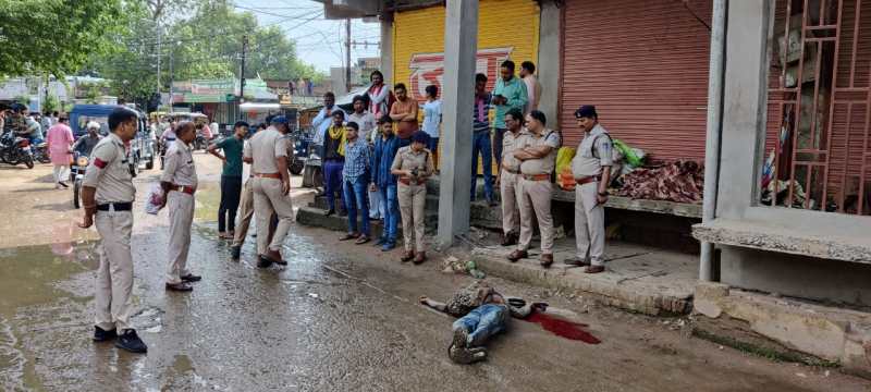 दतिया में दोस्तों ने युवक को पत्थरों से कुचला, भांडेर में गोली मारी