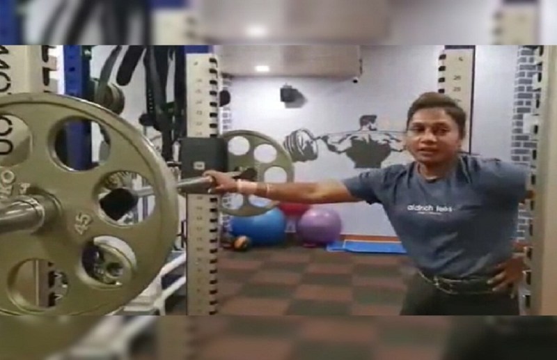 बस्तर की महिला आरक्षक ने किया कमाल, किक बॉक्सिंग में अब तक जीते 7 गोल्ड, जानिए नजमा की कहानी