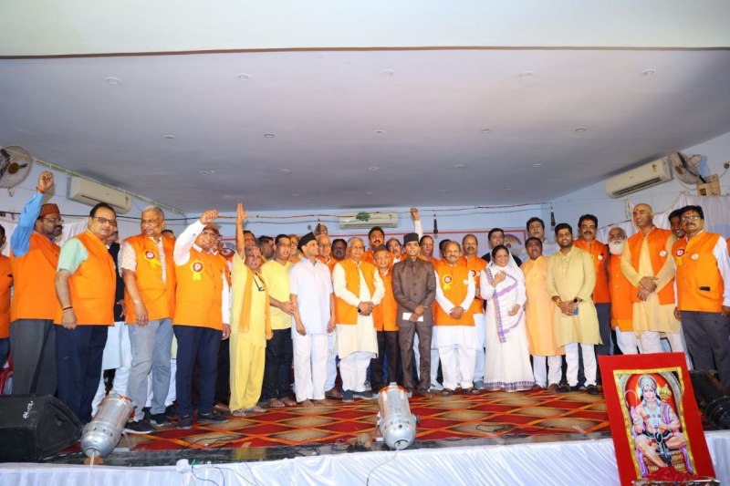 Drama staged on Veer Savarkar, people appreciated