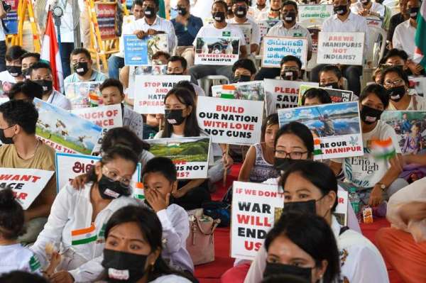  मणिपुर में शांति बहाली की मांग के लिए प्रदर्शन, बच्चे भी हुए शामिल