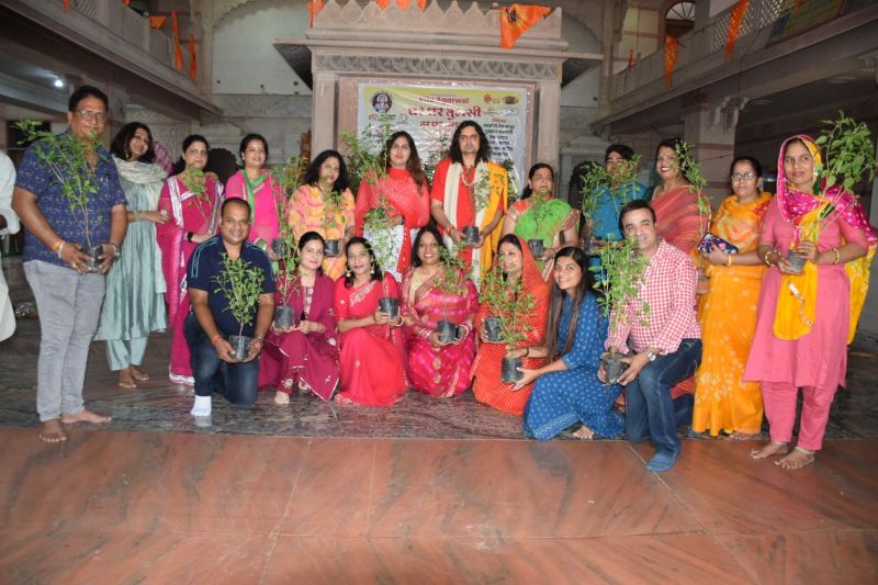 'हर आंगन में महके तुलसी', इसी ध्येय के साथ जयपुर की इस संस्थान ने पौधे बांटने का उठाया बीड़ा, देखें वीडियो