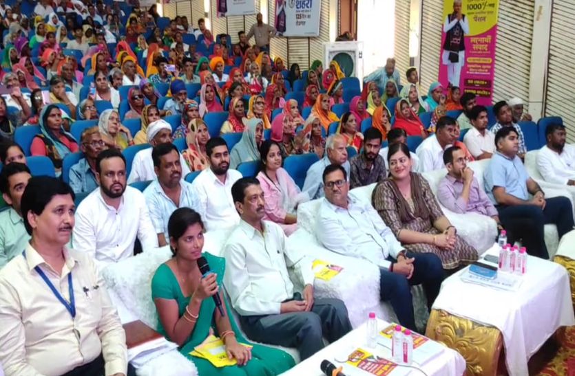 देखें वीडियो : लाभार्थियों ने मुख्यमंत्री से कहा-पालनहार योजना का मिला लाभ