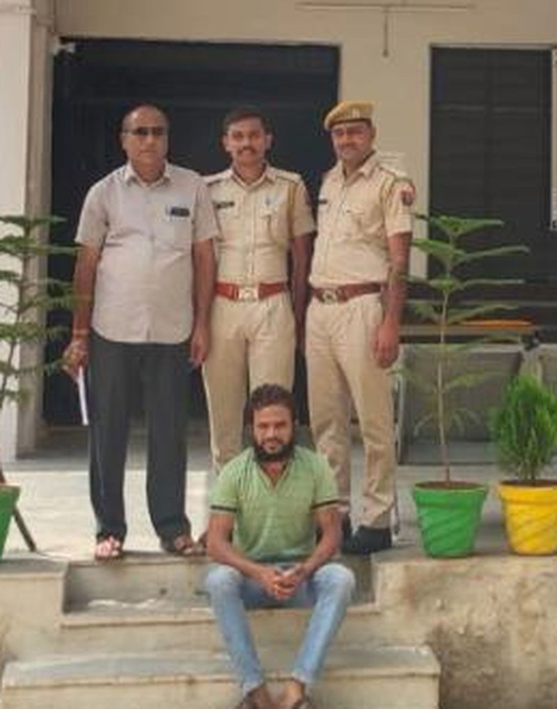 Murder: ताने मारने से परेशान युवक ने साथी का गला रेत व गुप्तांग काटकर की निर्मम हत्या