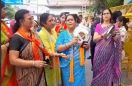 देखें वीडियो: भाजपा की महिलाओं ने थाली बजाकर कलक्ट्रेट पर किया प्रदर्शन