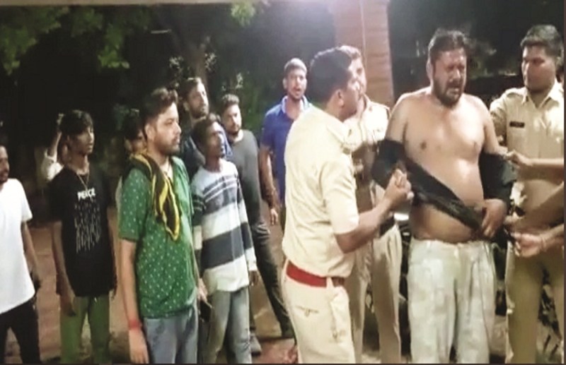 The accused was released, the angry victim went to the police station to die