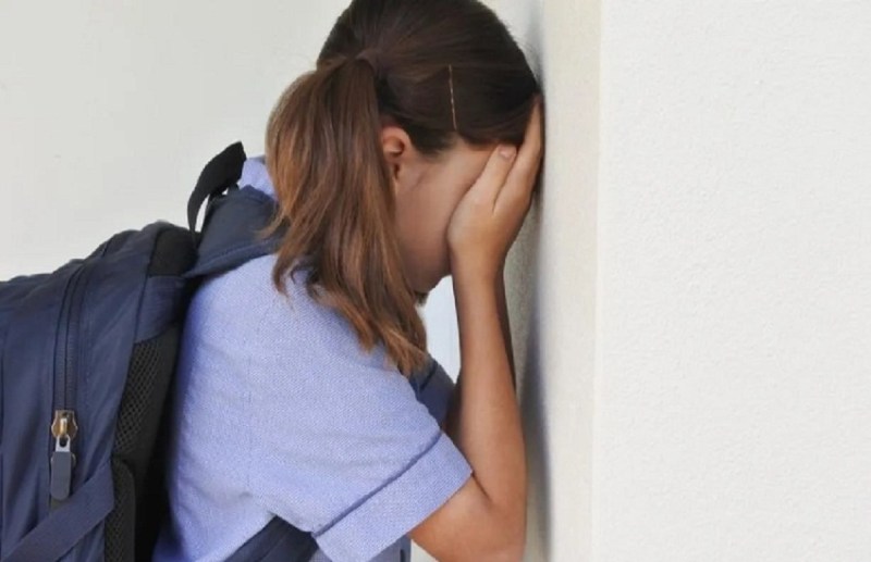  छात्राओं से की गंदी हरकत 