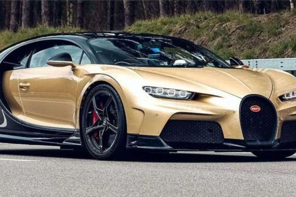 bugatti__chiron_2.jpg