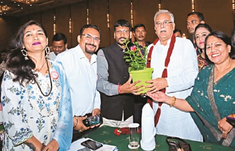 Folk artists gave international recognition to Chhattisgarhi culture