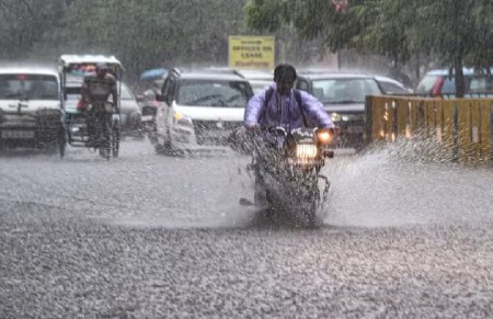 Weather Update : सावन की झड़ी! अगले 32 घंटे तक धुआंधार बारिश का अलर्ट, ये जिले रहेंगे सबसे ज्यादा प्रभावित
