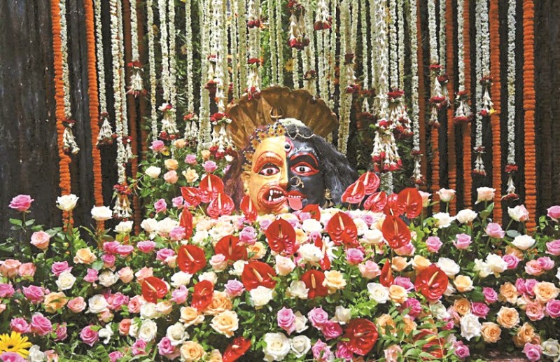 Lord Shiva's makeup became supernatural by Jalabhishek