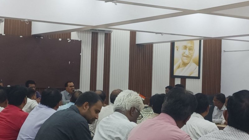 Kannauj news: कन्नौज में 7 साल पहले दो लोगों की मौत मामले में डीएम पर भड़की अदालत, सुनाई ऐसी सजा कि भौचक्के रह गए जिलाधिकारी