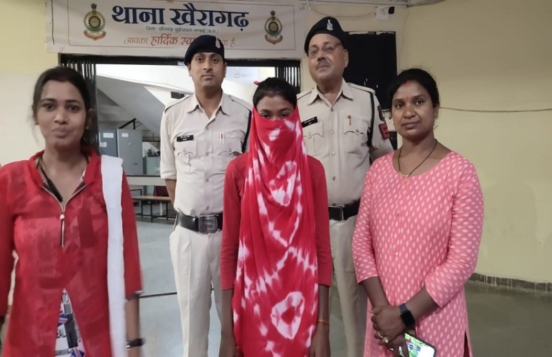 Due to love, elder sister killed her younger sister