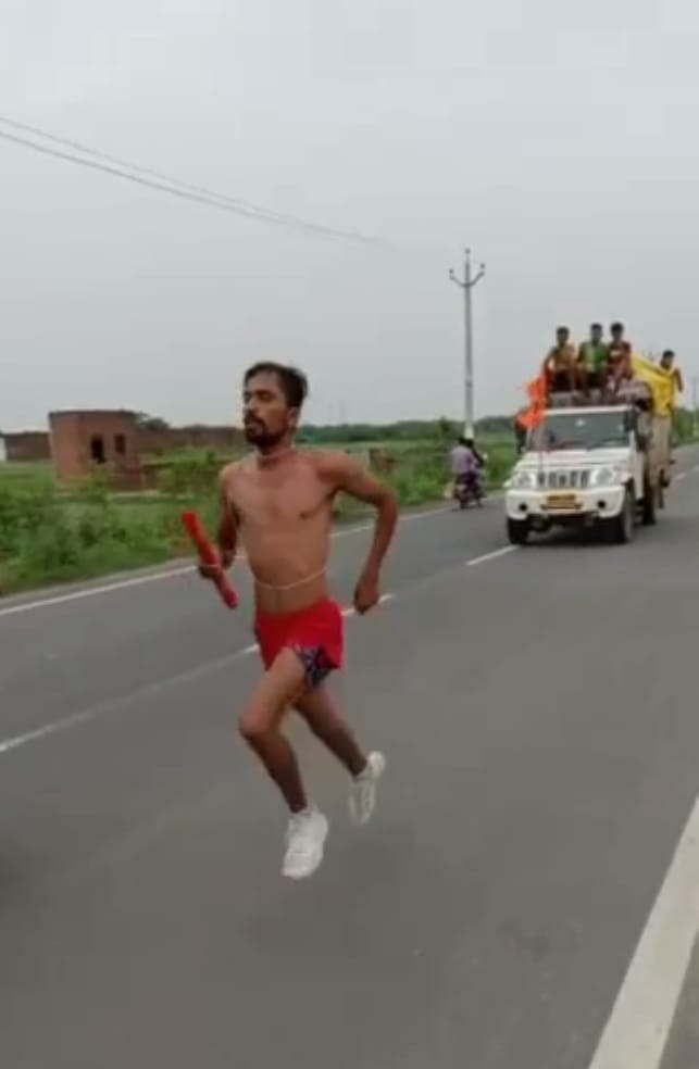 27 युवाओं ने 14 घंटे में तय किया सोरों से मुरैना तक 300 किमी का सफर