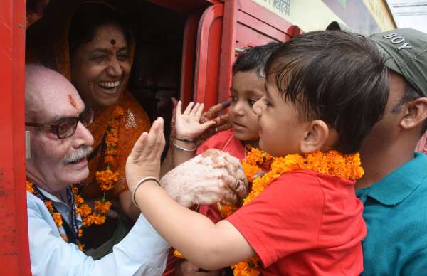 senior-citizens-danced-to-the-beat-of-the-drum