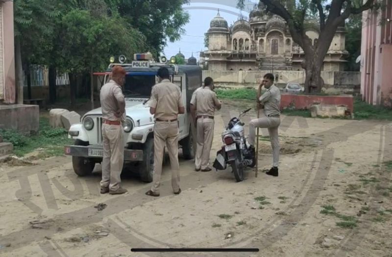 ग्रामीणों ने शोर मचाया तो लुटेरों ने दिखा दी बंदूक, इसके बाद हो गई पुलिस और बदमाशों में मुठभेड़