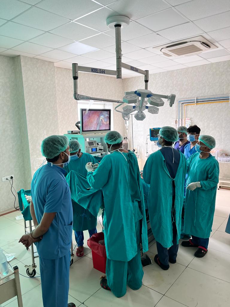 पावटा जिला अस्पताल में लेप्रोस्कोपी से पहला ऑपरेशन