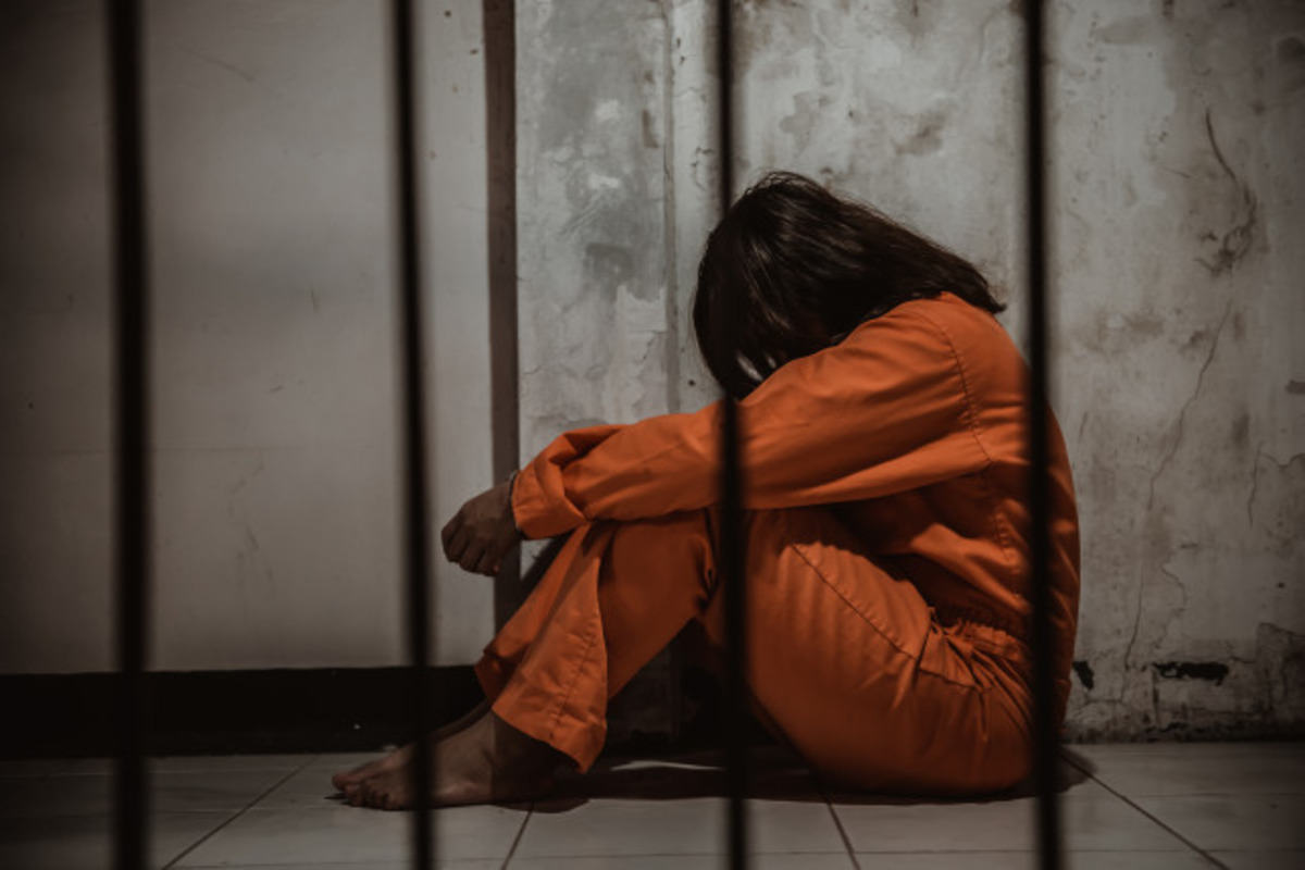 woman_in_jail.jpg