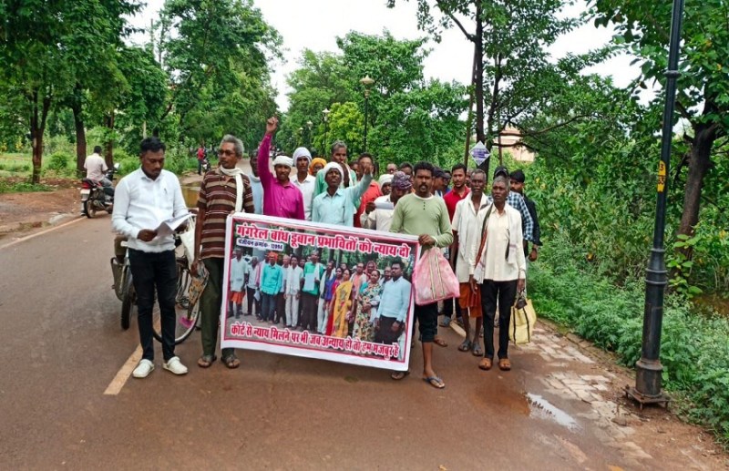 CG Strike : चुनावी साल में अधिकारी अपनी मांगों को मनवाने आंदोलन में व्यस्त, कामकाज ठप जनता परेशान