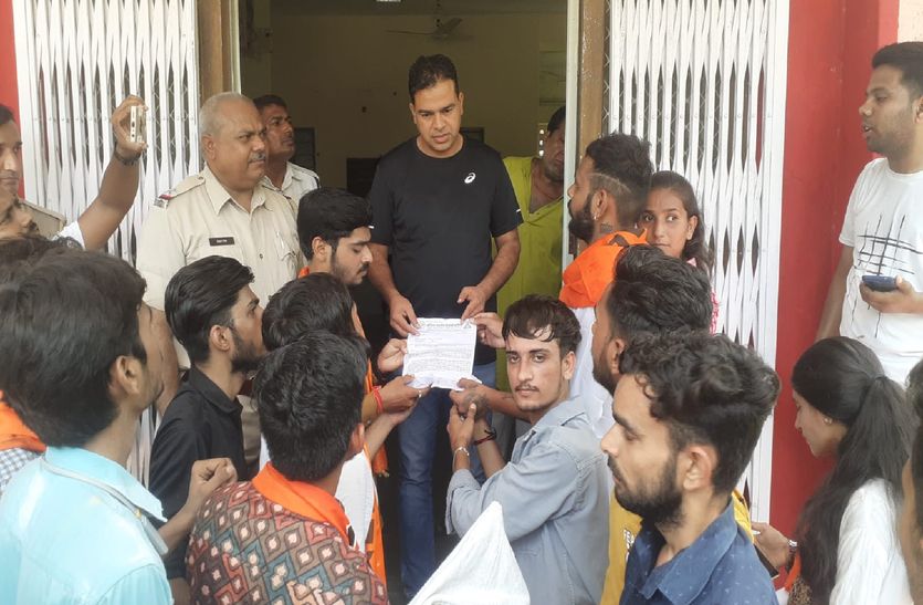 जोधपुर के जेएनवीयू गैंगरेप मामले में विधायक का पुतला जलाने की बात पर मचा बवाल