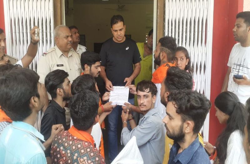 जोधपुर के जेएनवीयू गैंगरेप मामले में विधायक का पुतला जलाने की बात पर मचा बवाल