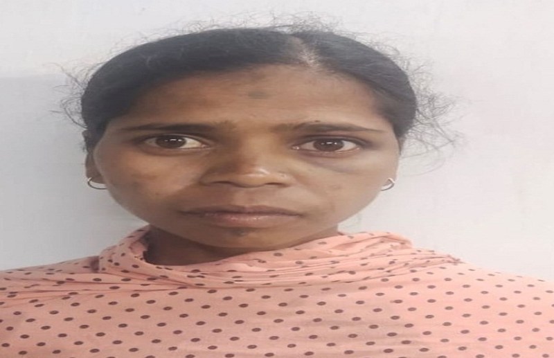 Drunk wife kills husband by hitting him with an axe, dies